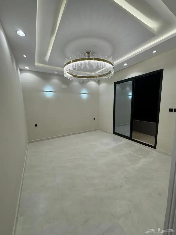 للبيع بجوار كوبري مطار أبها شقق تمليك علوي درج داخلي للسطح 3