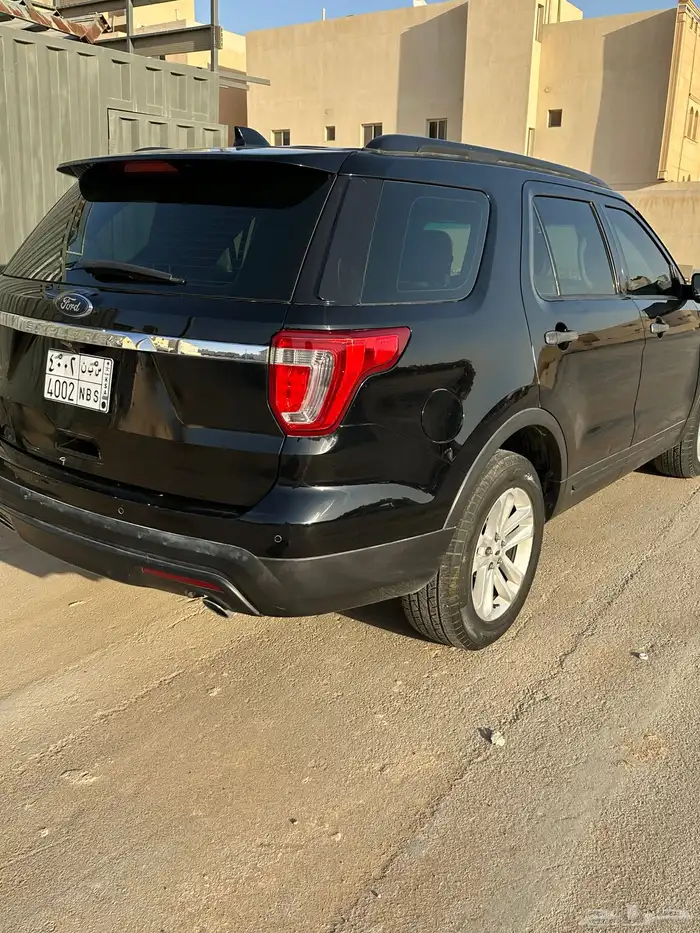 إكسبلورر أسود 2016 ستاندر بدون دبل ماشي حوالي 292 ألف 3