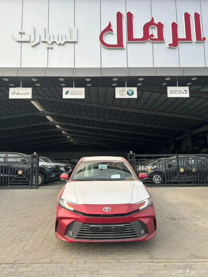 تويوتا   كامري E استاندر بنزين 2025 احمر 99000 شامل الضريبة 0