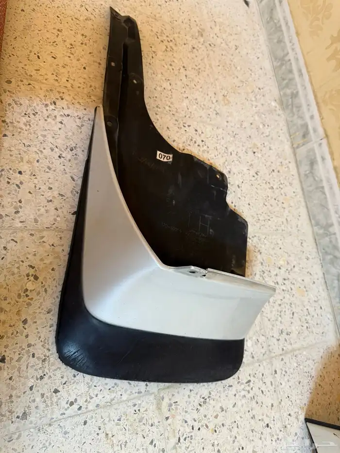 داعمة ونسافات لاندكروزر 8