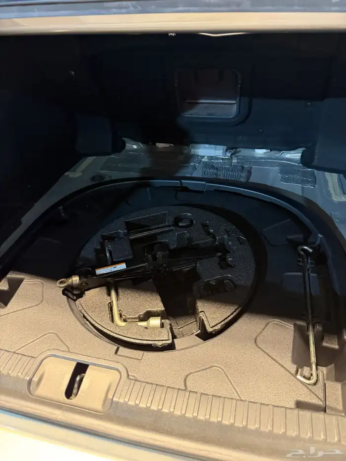 لكزس 2019 ES تيتانيوم نظيف 7