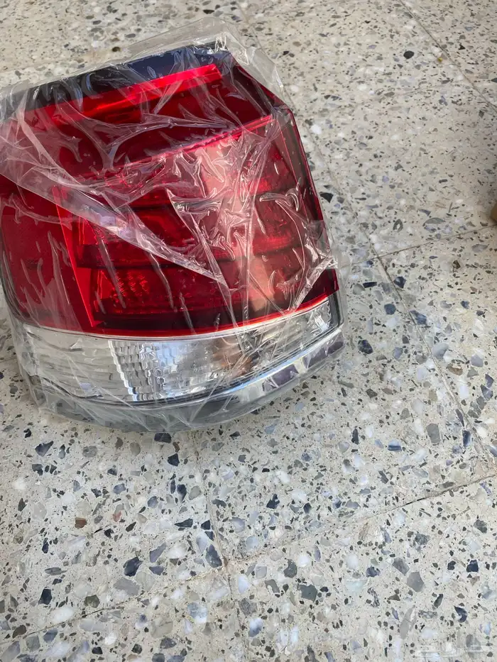 اسطب لكزس 2015 خلفي مع العواكس 0