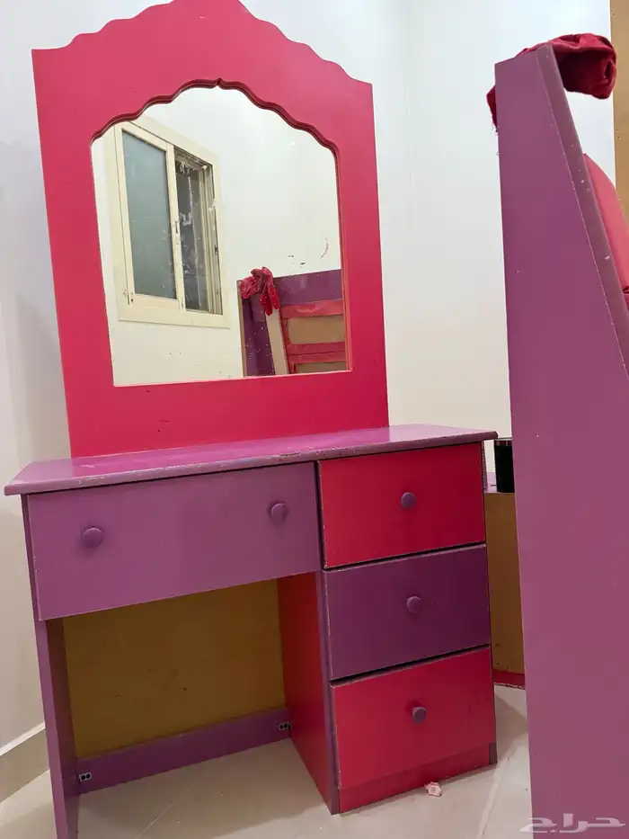 للبيع غرفه نوم نفر واحد . دولاب .سرير . تسريحه. كمدينه 2