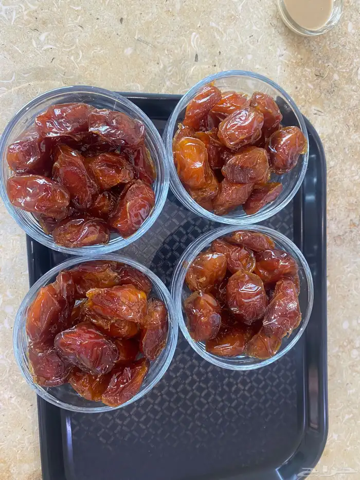 تمر درجه اولى للبيع كبير وسط صغير 0