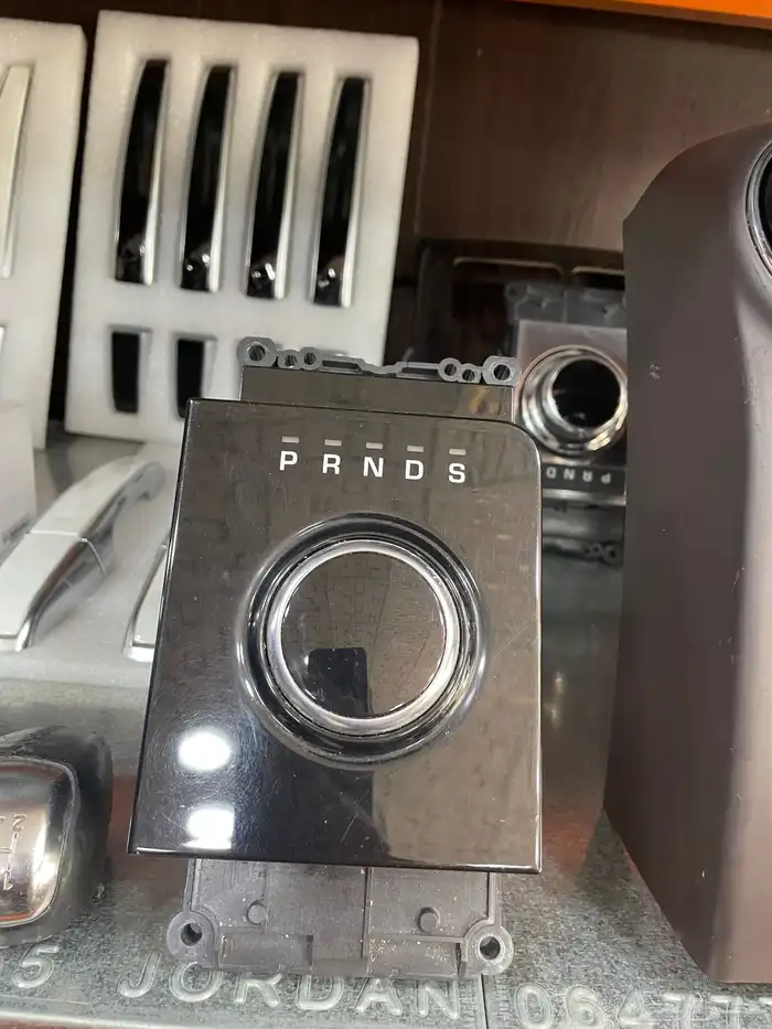 قطع غيار رنج روفر بجميع فئاتها مستورد 48