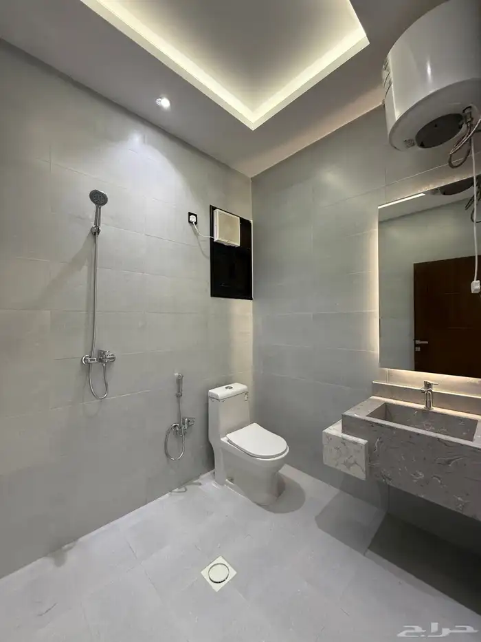 للبيع ارواف علويه وارواف ارضيه ببايكة سيارة ف شمال الخميس 25