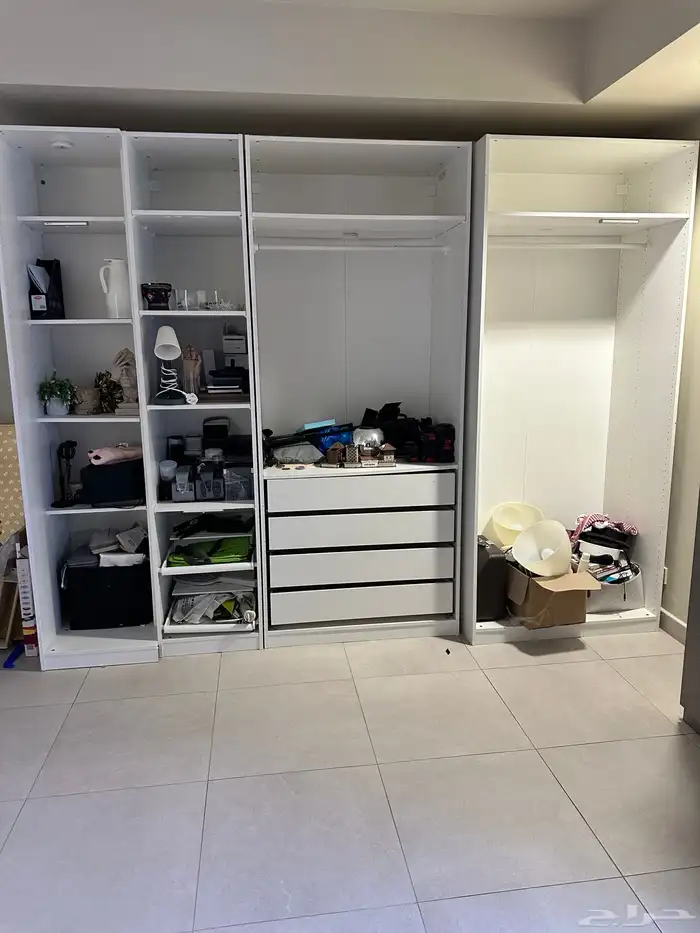 دولاب ايكيا بحالة ممتازة 0