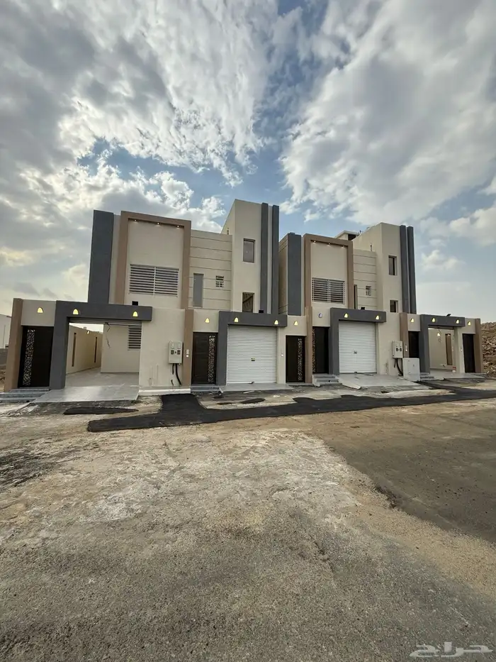 للبيع دور أرضي بحوش وسيع حي الزهور المحاله ابها 600الف 1