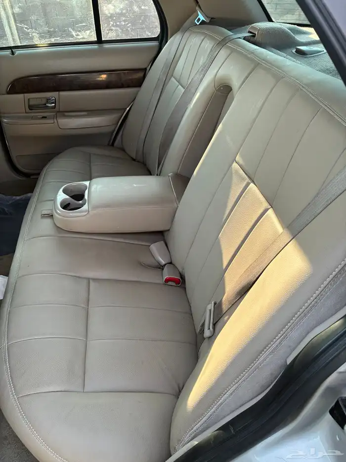 فورد ماركيز 2010 أمريكي ستاندر 8