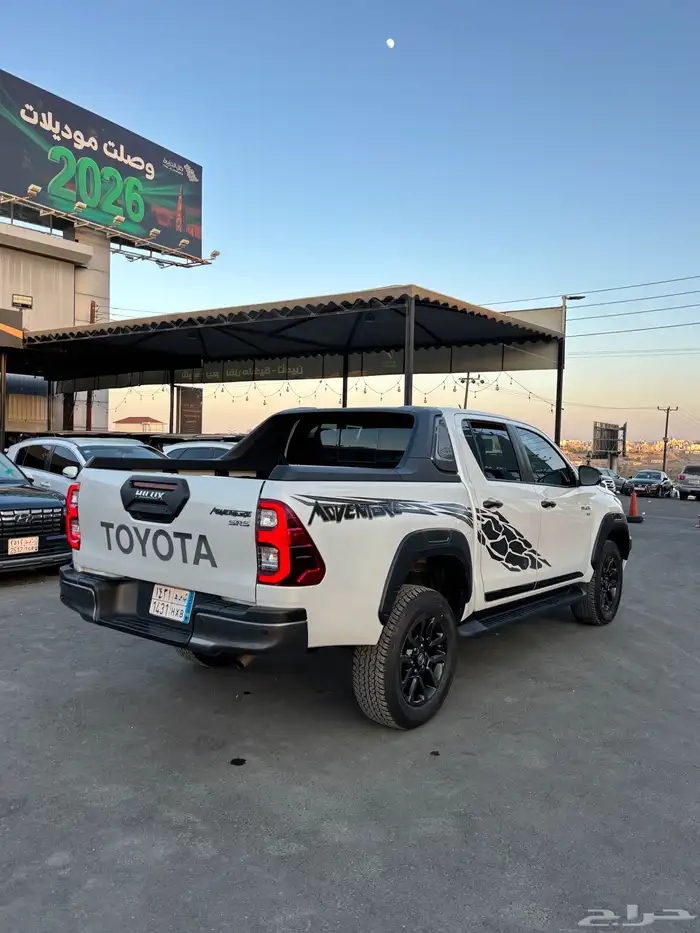 تويوتا هايلوكس 2023 8