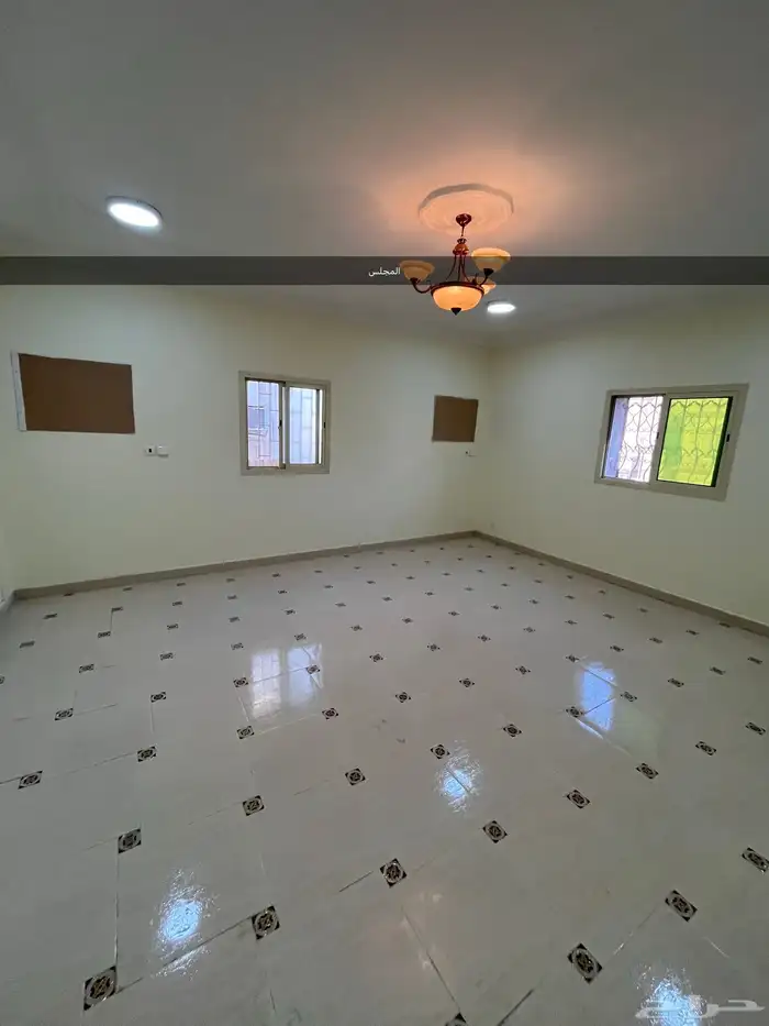 شقة للإيجار عوائل فقط الدفع سنوي 1