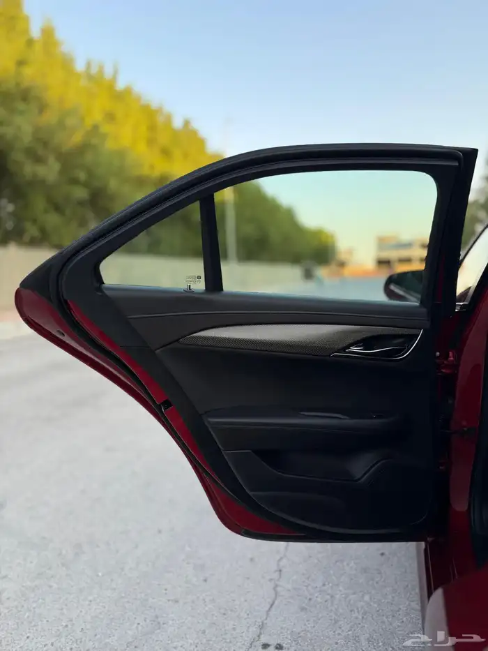 كاديلاك ATS-V بحالة الجديد قمة النظافة 33