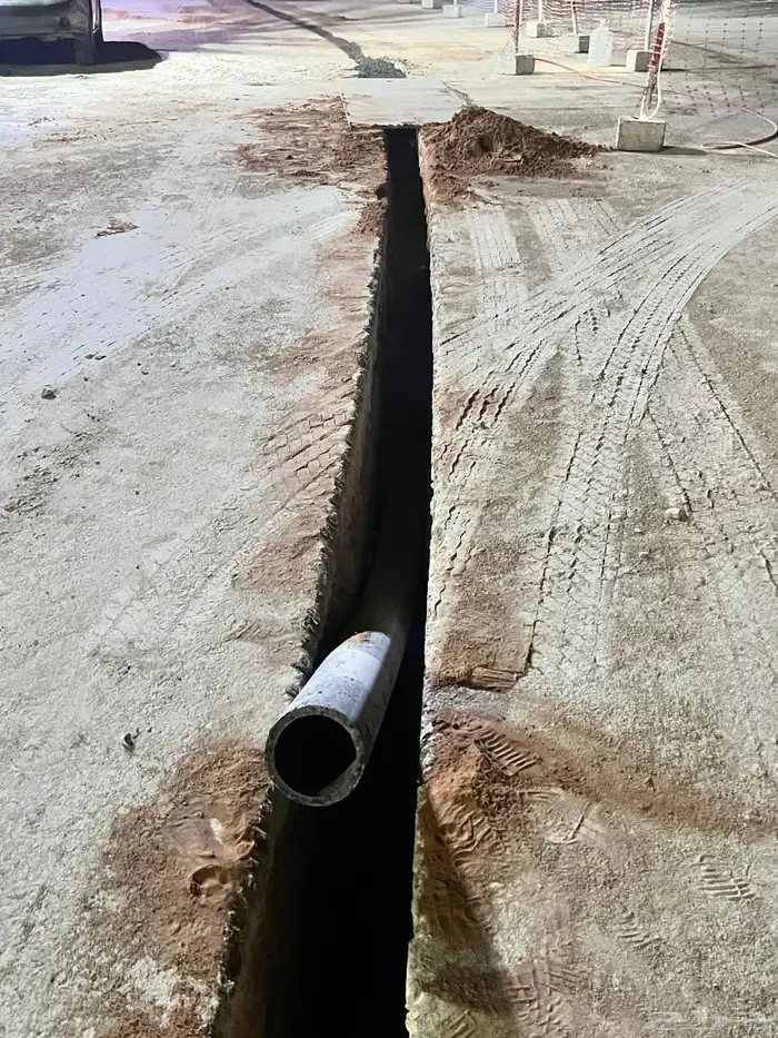 للبيع ترنشر طرنش يركب على البكلين 4