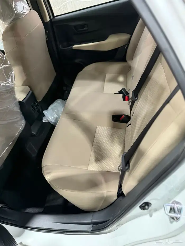 تويوتا يارس نص فل عرض خاص لراتب 3000 اول ثلاث اقساط مجانيه 4