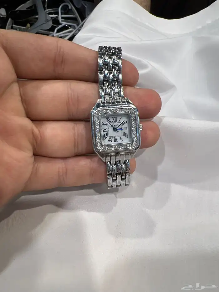 ساعه بناتي نوع كارتير شبيه اصلي للبيع 0