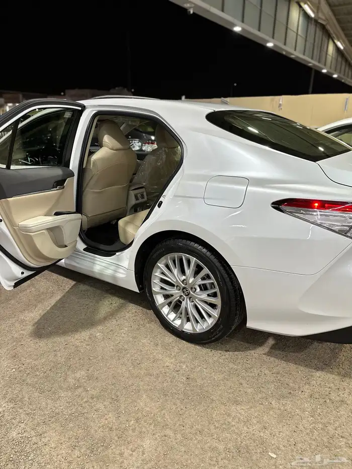 تويوتا كامري 2020 قراندي فل وكالة بدي ومحركات مشروط 13