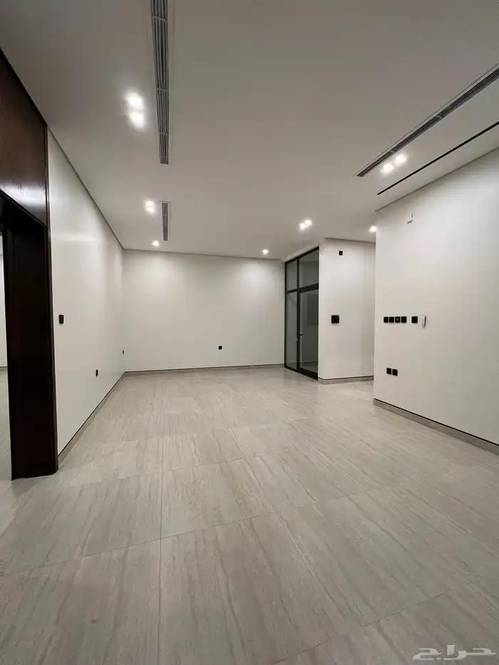 للبيع شقق جديدة فندقية فاخرة بالملك فهد بموقع ممتاز 17