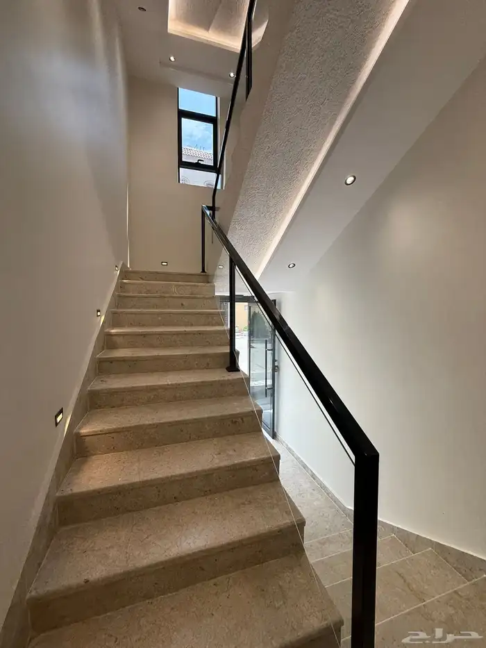 للبيع شقق علويه بمصعد وسطح قرطبه المحاله ابها 550الف 5