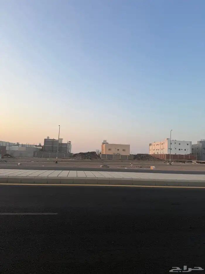 للبيع ارض تجارية في مخطط النبلاء م660 خلف خلاف بعد محطة نفط 0