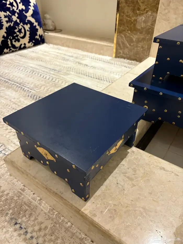 طاولات خشب لون كحلي 0