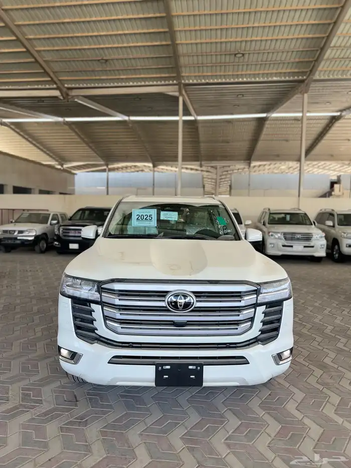 تويوتا لاندكروزر 2025 L4 سعودي اصفار صادر لوحات 0
