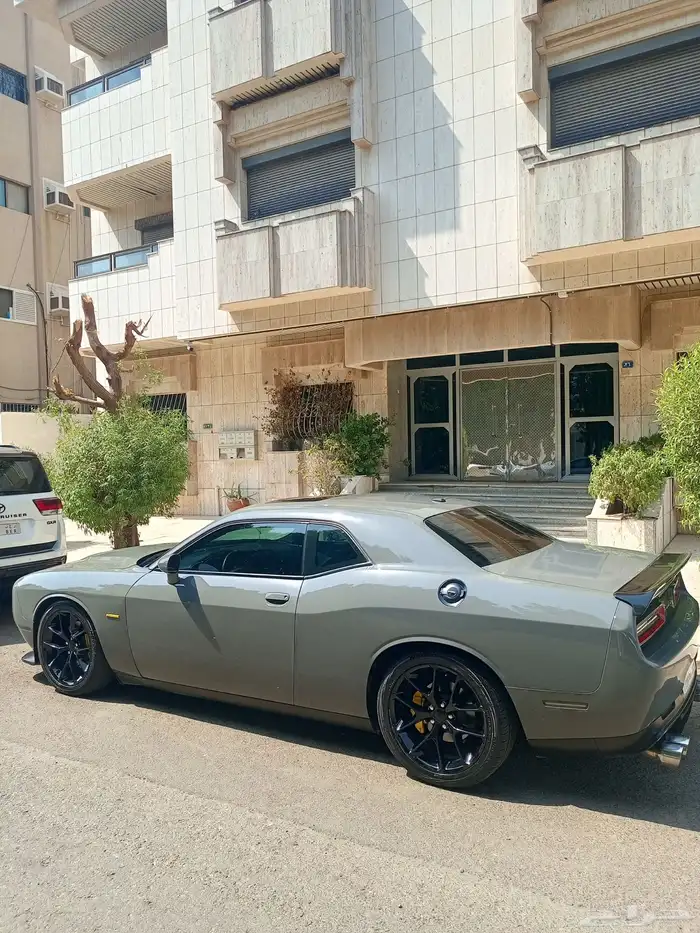 Dodge Challenger V8 5.7L HEMI 1