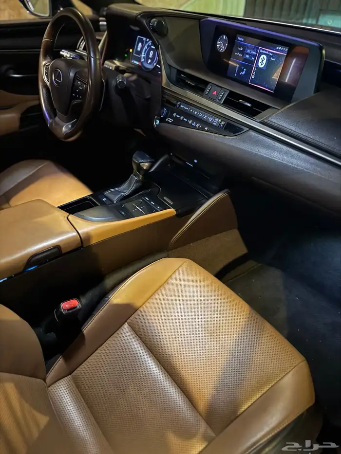 للبيع لكزس ES250 فئة AA موديل 2019 13