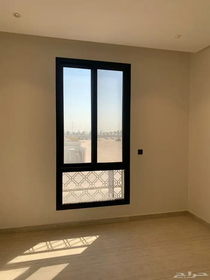 للبيع شقة فاخرة في حي البحر 11