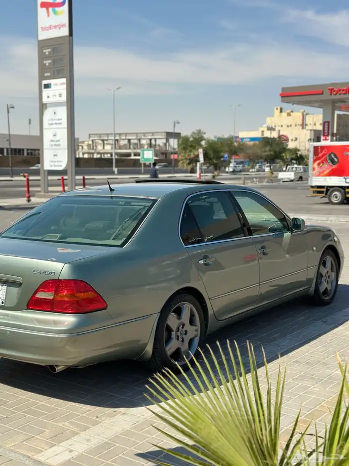 للبيع لكزس 430 LS 8