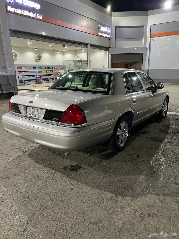 فورد كروان فكتوريا 1