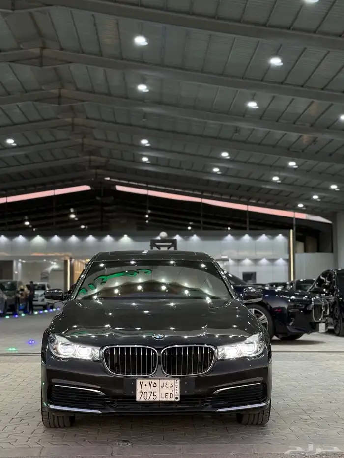 BMW 730i 2019 ناغي مخزن 3