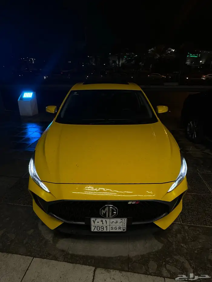 ام جي (جي تي ) 2022 فل كامل تيربو للتنازل لون اصفر 2