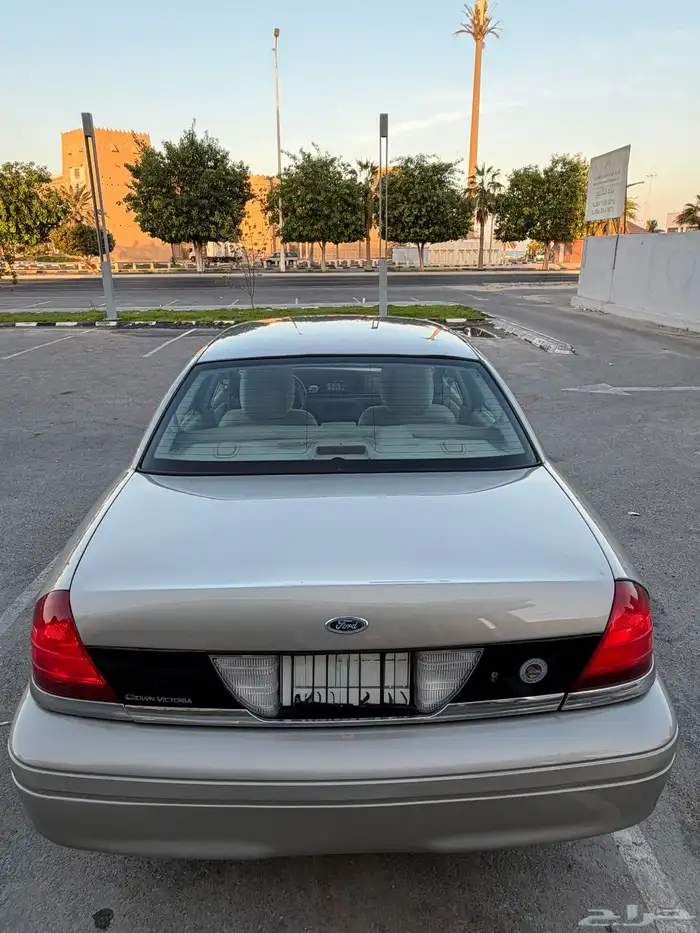 للبيع فورد فكتوريا 2011 6