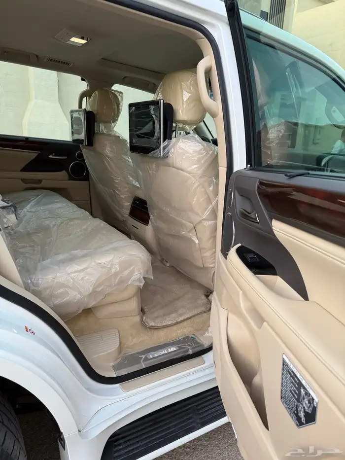 تم البيع تم البيع لكزس LX 2016 عداد 128 شرط 28