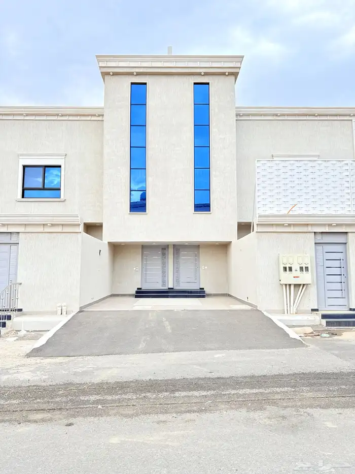 للبيع روف علوي بملحق تشطيبVipبسعر620الف مخطط الثمانين 0