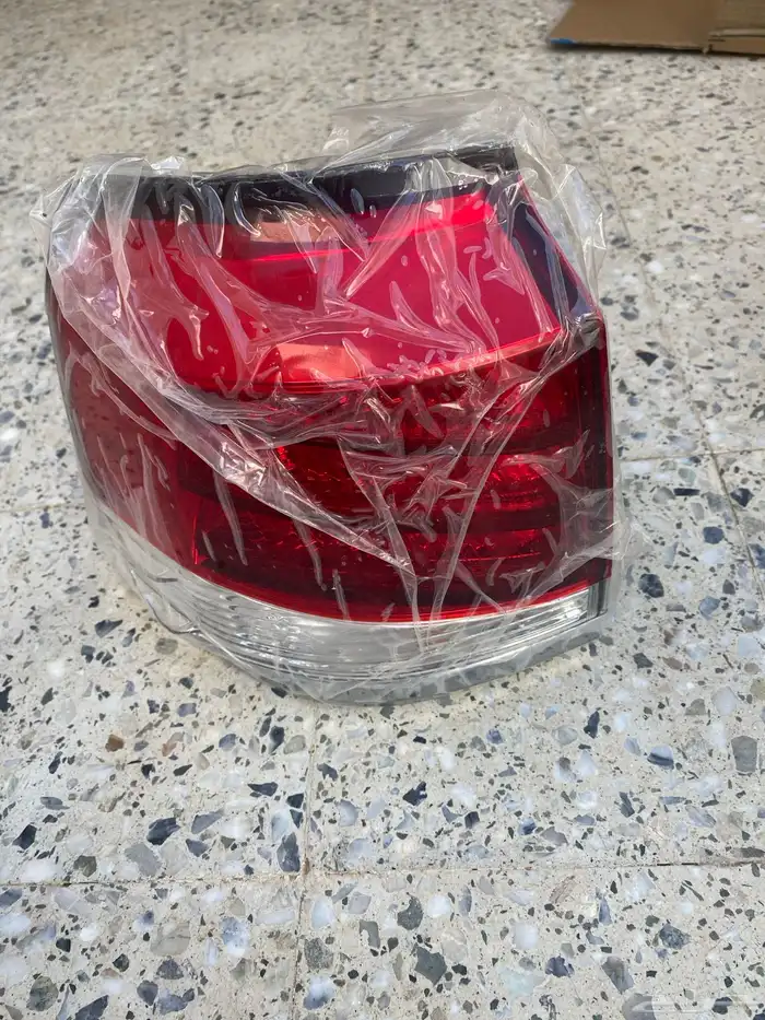 اسطب لكزس 2015 خلفي مع العواكس 1