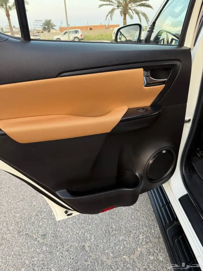 فورتشنر 2020 دبل بنزين وكاله - نظيف جدا 10