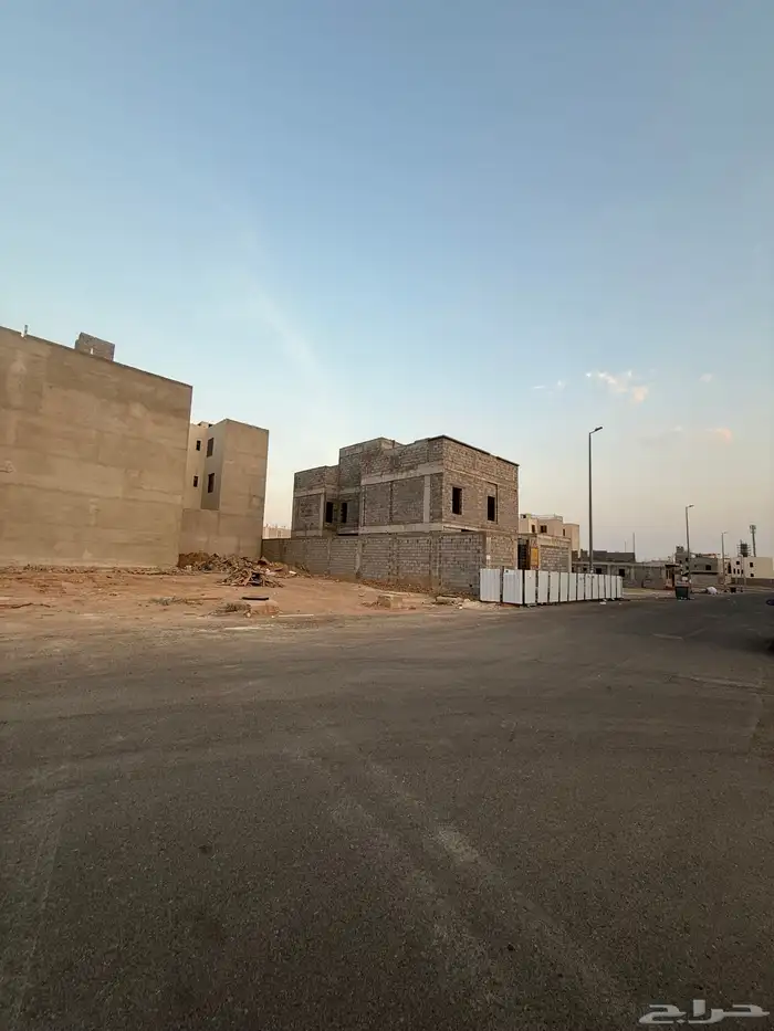 للبيع ارض في مخطط النبلاء م250 شارع 16 غربي خلف نفط 23