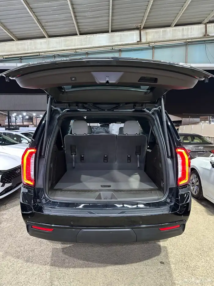 جي ام سي يوكن 2023 XL دبل وكالة بدي ومحركات شرط 12