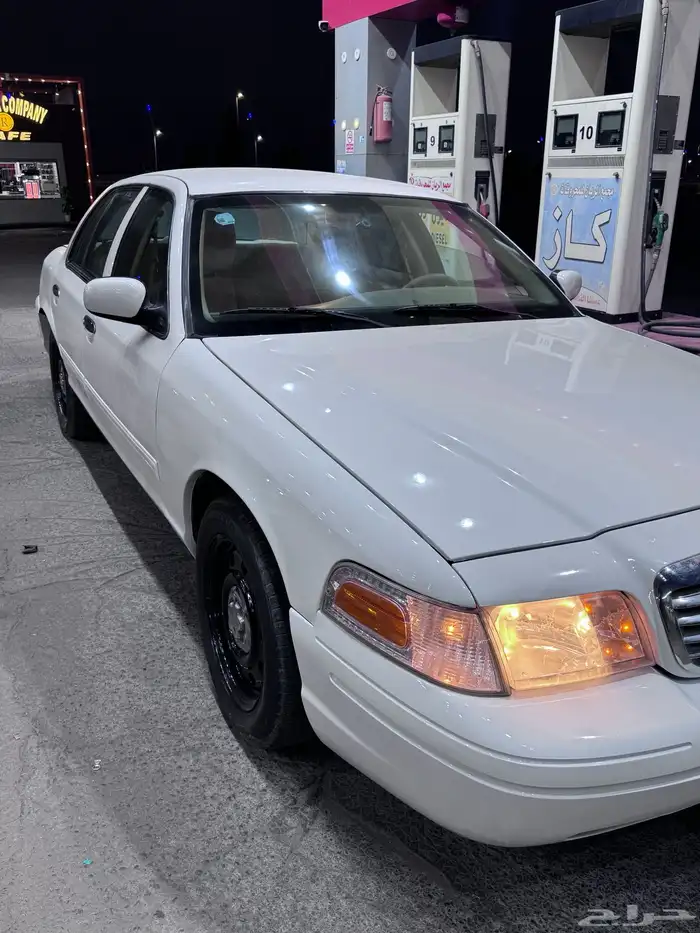 فورد فكتوريا 4