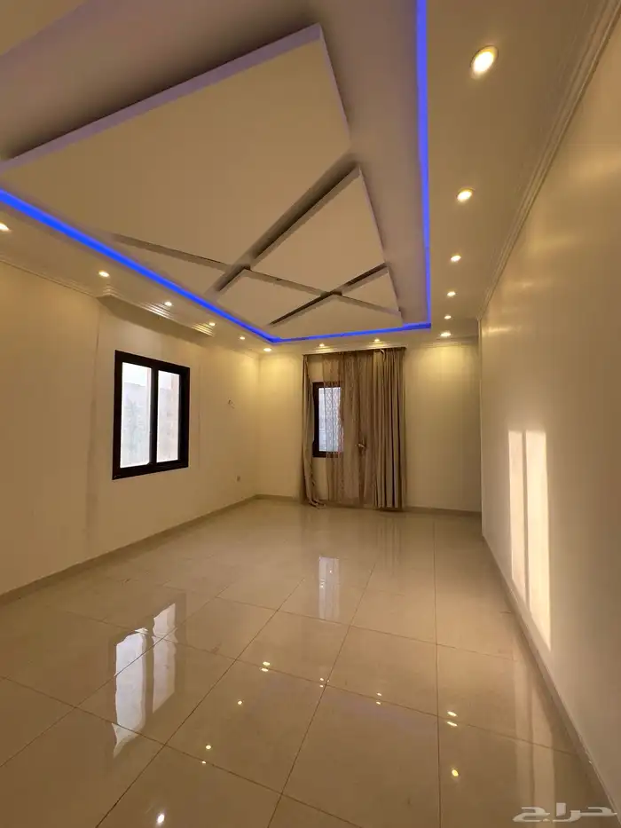 للايجار فيلا كبيرة موؤثثة في حي الشعلة 12