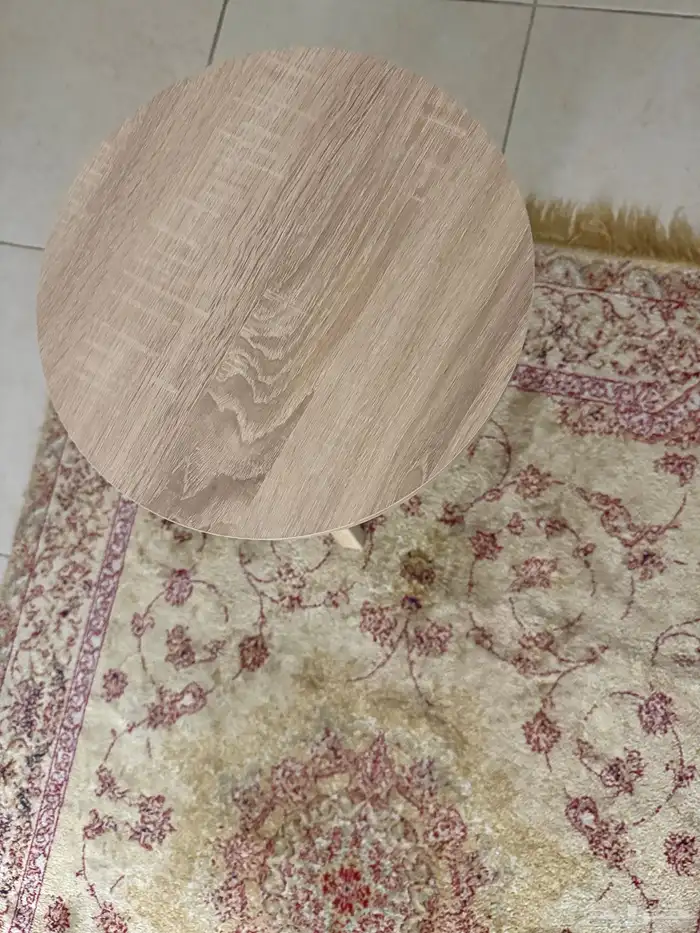 طاولة صغيرة مميزة للبيع 2