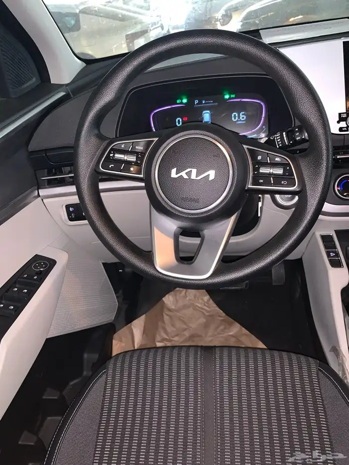 كيا كارينز مطور 7 مقاعد 2025 LX تشغيل بصمه 16