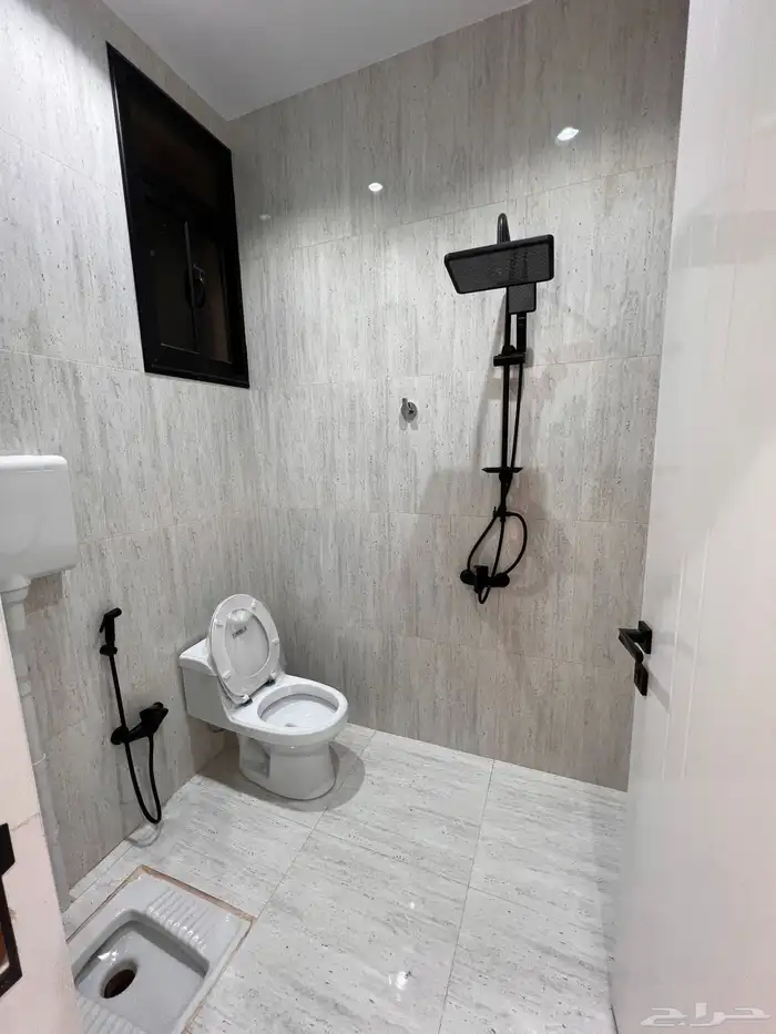 للبيع فيلا روف دور ثاني مع ملحق حى الراقى خميس مشيط 10