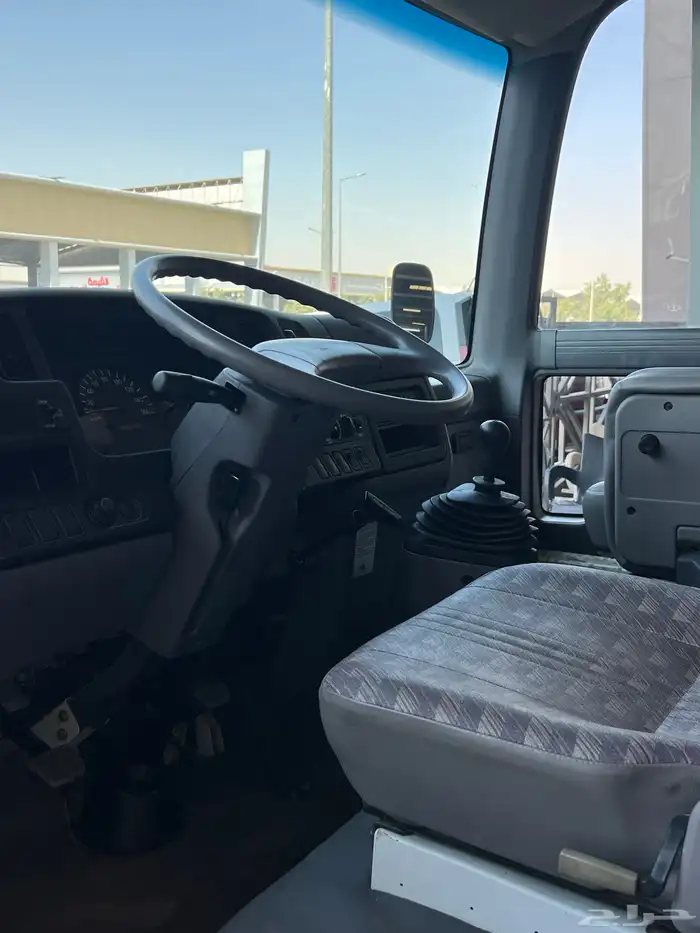 للبيع باص نيسان سيفيليان موديل 2010 ( ممشى قليل ) 17