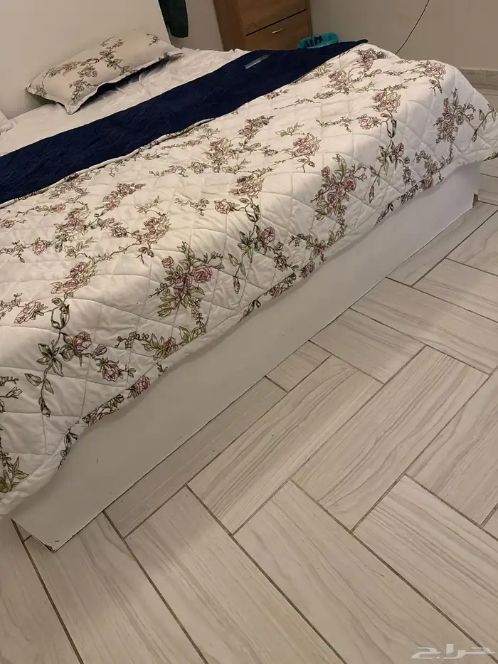 سرير سعره 250 نهائي بحاله جيده 1