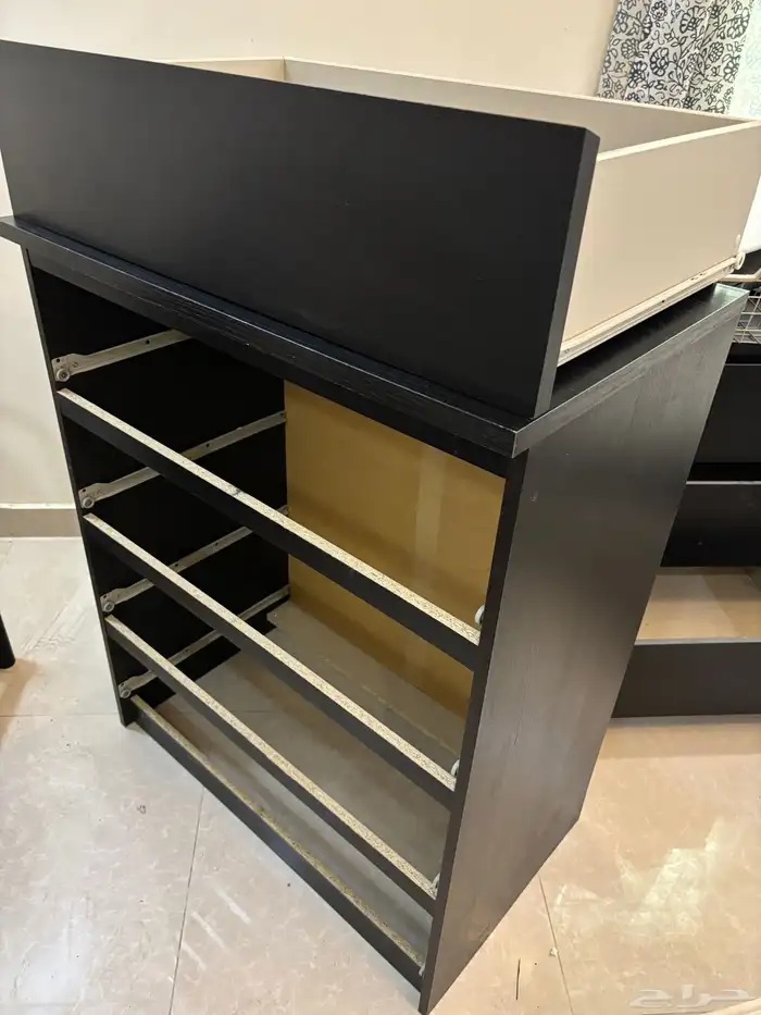 سرير من ايكيا قابل للتمدد و دولاب ايكيا 5