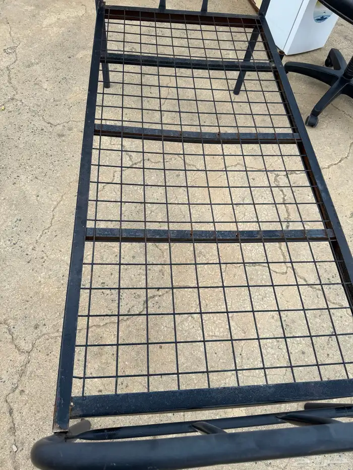 سرير نفر حديد 0