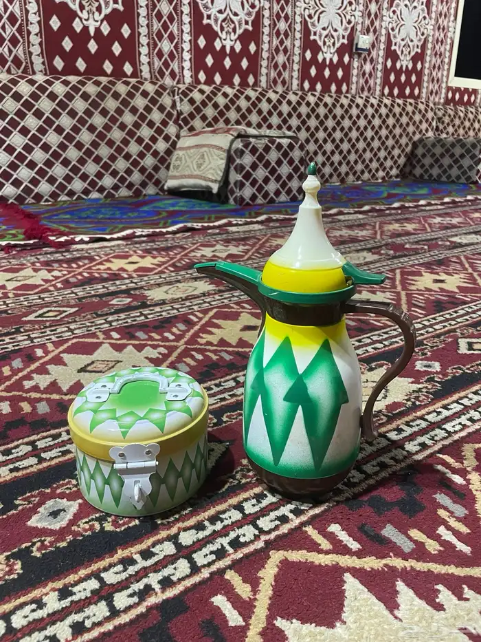 ترمز وساعه قديمه وفناجيل وقطعه تراثيه قديمه 0