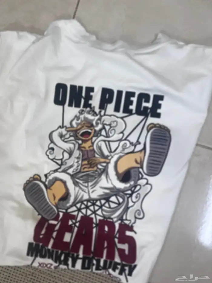 تي شيرتات ون بيس وماين كرافت صغار وشوز Hoka 5